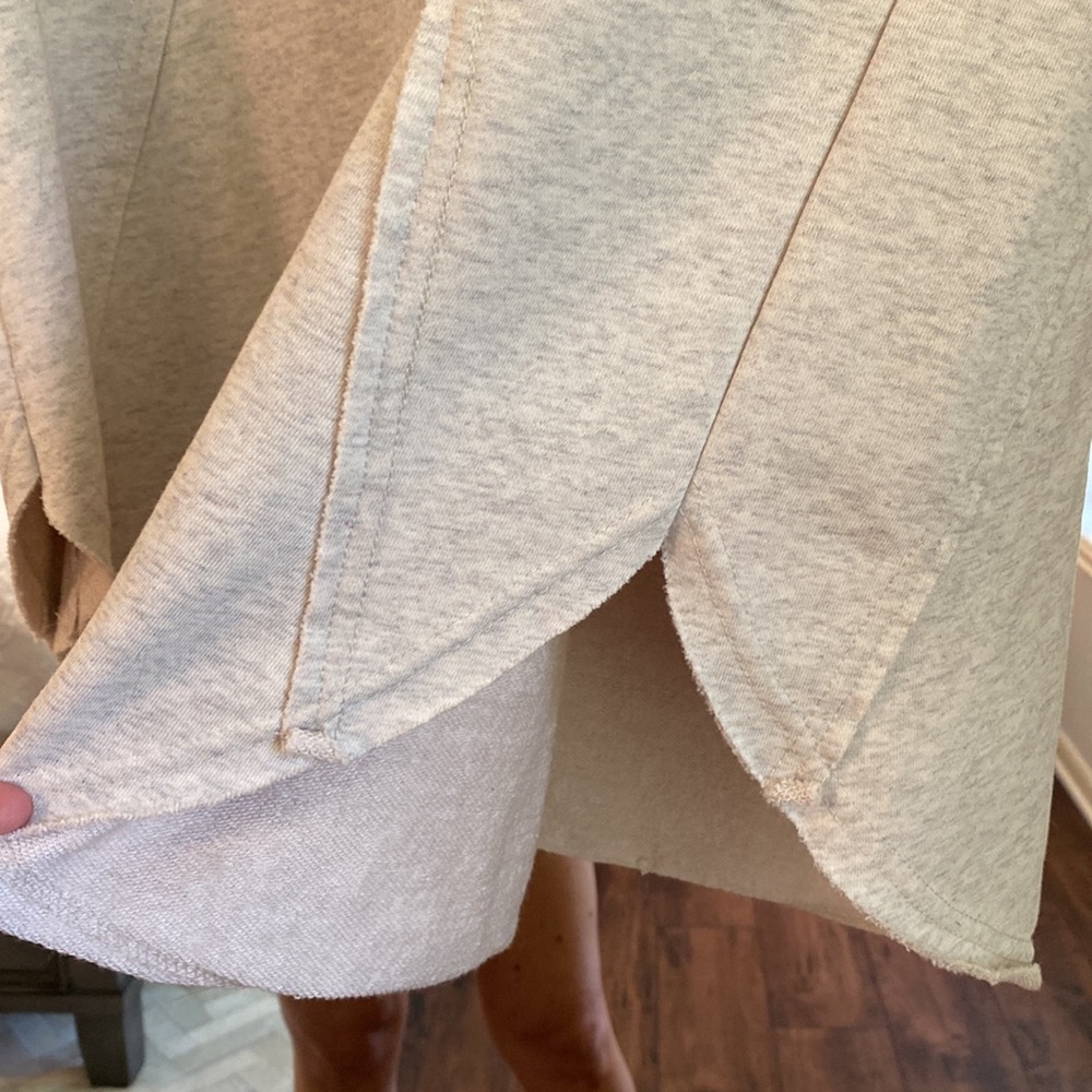 Doe & Rae Hoodie - Picture 4 of 5